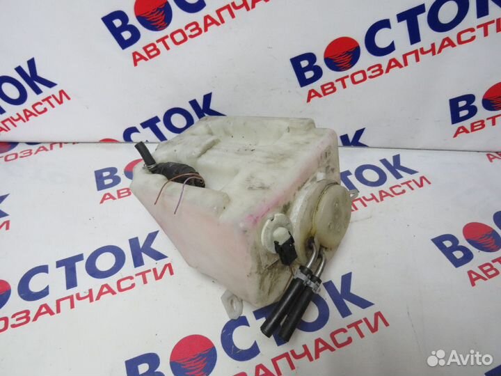 Бачок омывателя mercedes E280 210