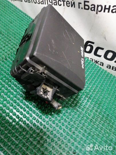 Блок предохранителей подкапотный Chevrolet Aveo