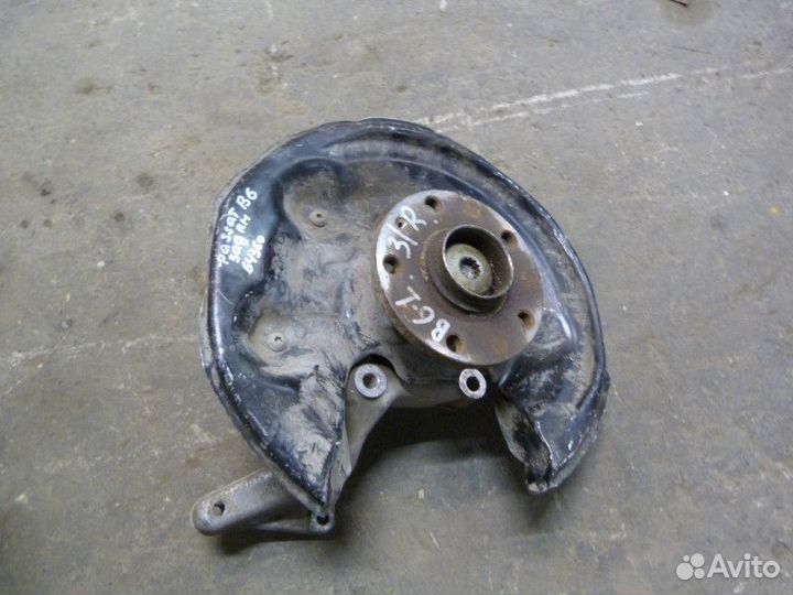 Кулак поворотный задний правый VW Passat B6 2005-2