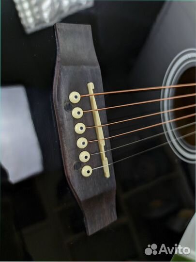 Акустическая гитара новая