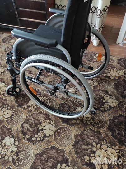 Инвалидная коляска