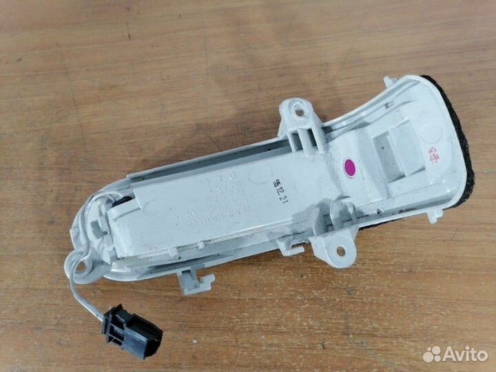 Повторитель поворота в зеркало Daihatsu Move Latte