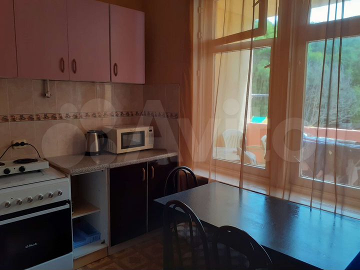 2-к. квартира, 80 м², 2/5 эт.