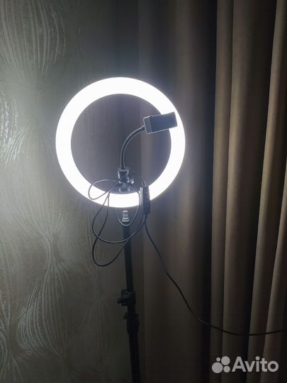 Кольцевая лампа со штативом