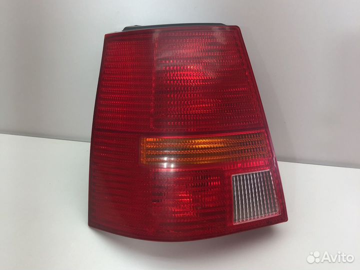 Фонарь задний левый Гольф 4 универсал