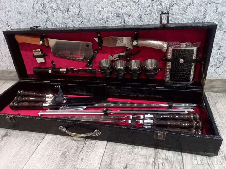 Набор шампуров в чемодане подарочный
