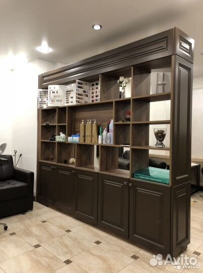 Мебель для салона красоты, стойки в салон красоты