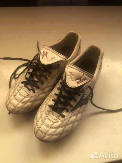 Бутсы футбольные