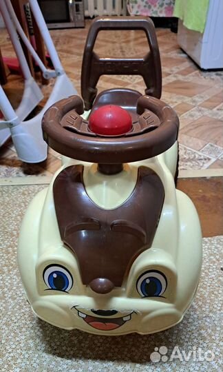 Машинка-каталка толокар