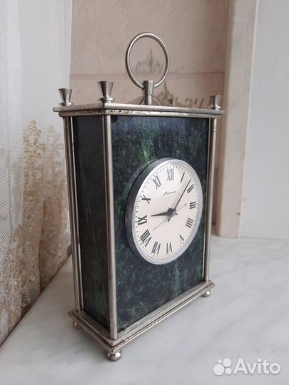 Настольные интерьерные часы 