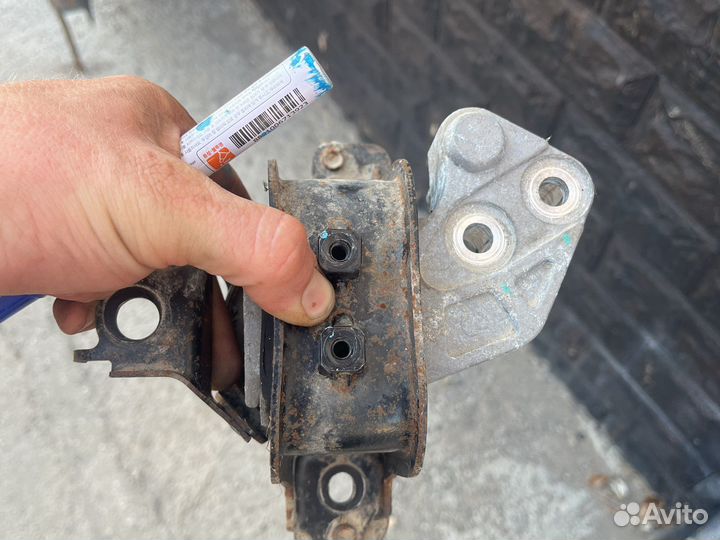 Подушка двигателя правая faw v 5