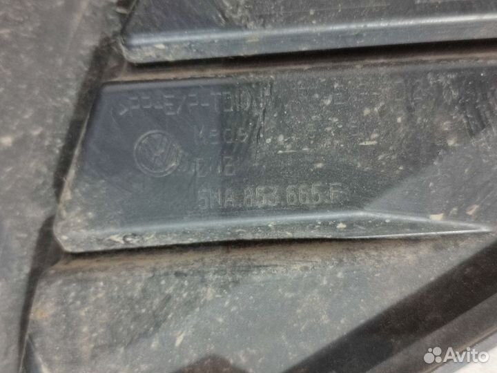 Накладка переднего бампера левая VW Tiguan 2