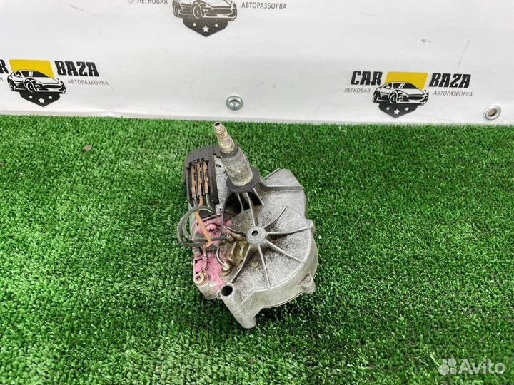 Моторчик стеклоочистителя задний Volkswagen Passat