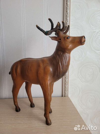 Фигурка оленя