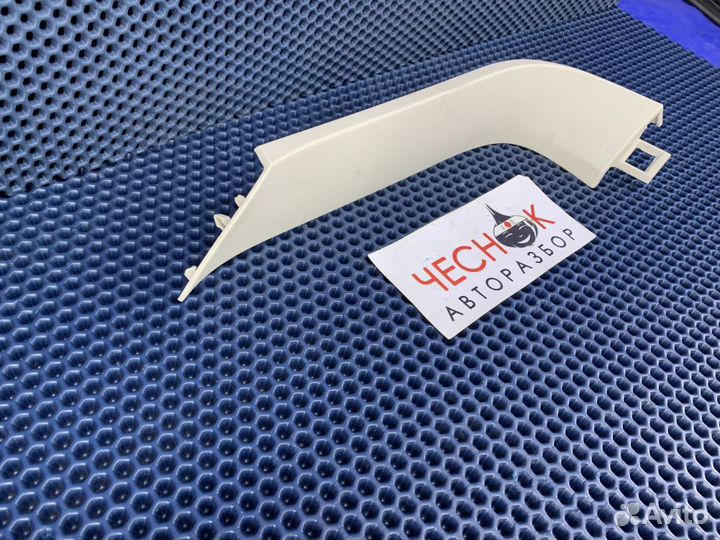 Обшивка двери багажника правая задняя Caliber PM