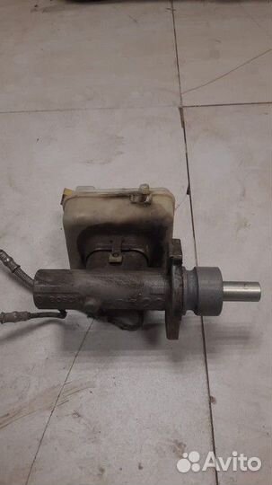 Главный тормозной цилиндр Volkswagen Bora