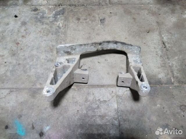 Кронштейн МКПП Mercedes-Benz Vito W638