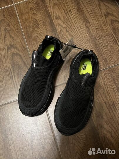 Новые кроссовки / ботинки Zara 31