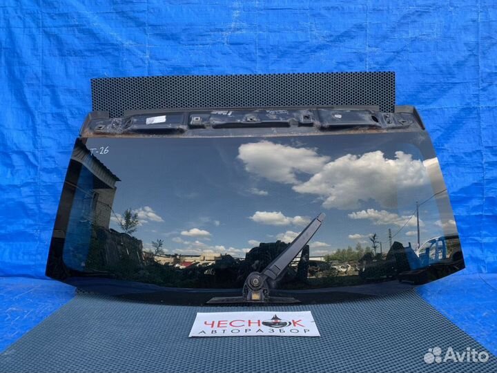 Стекло заднее в крышку багажника VW Touareg GP