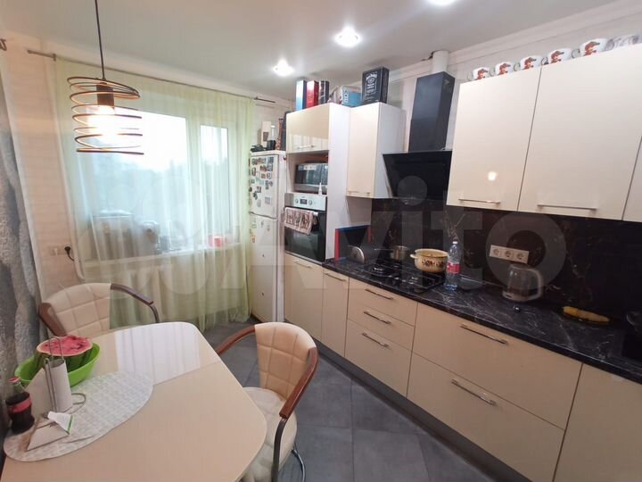 3-к. квартира, 65 м², 6/10 эт.