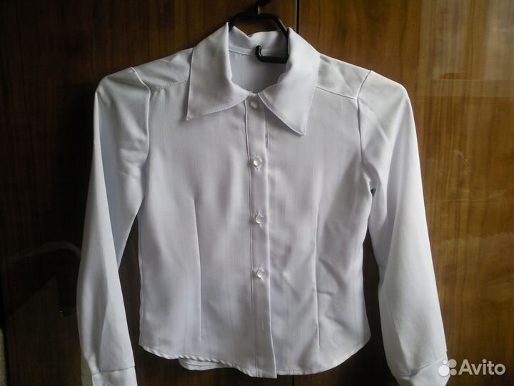 Блузка белая для школы, примерно на 122- 128 см