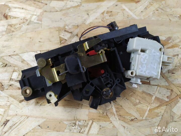 Замок багажника Audi A6 C5 3.0