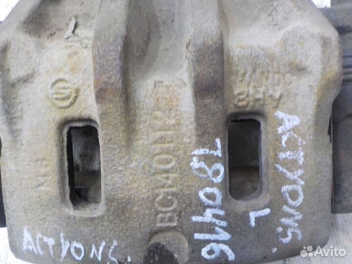 Суппорт ssangyong actyon передний левый