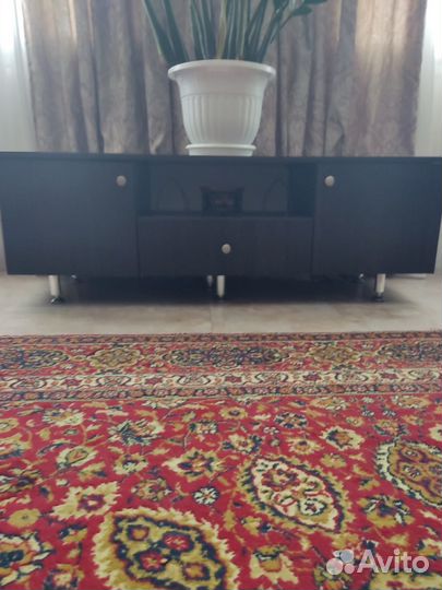 Тумба под телевизор