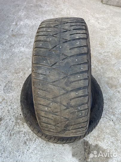 Goodyear Ultragrip 600 215/55 R17