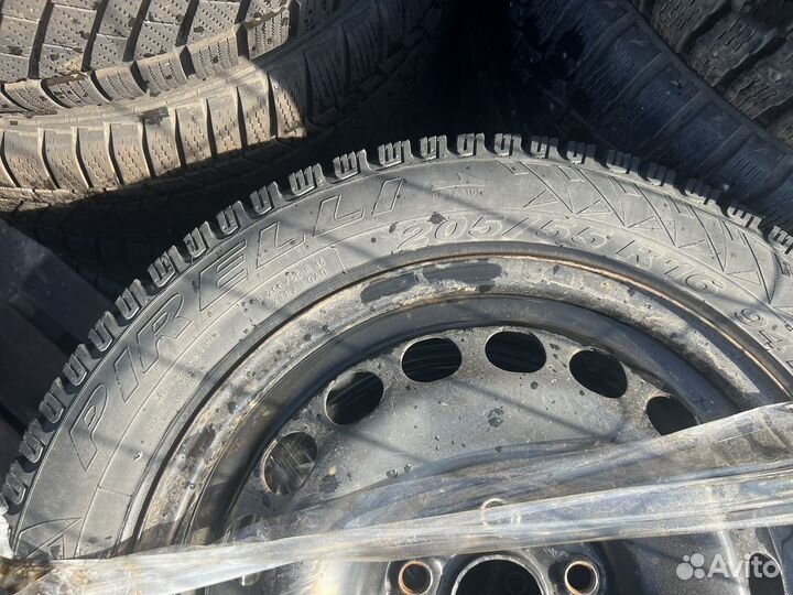 Продаю зимние колеса 205/55R16 Pirelli