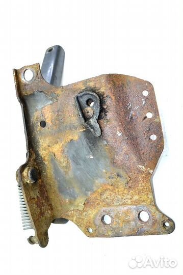 Петля решетки радиатора, левая scania R-series (01