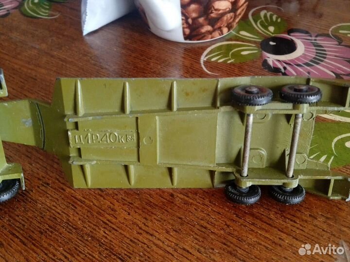 Коллекционная игрушка. Тягач с прицепом СССР