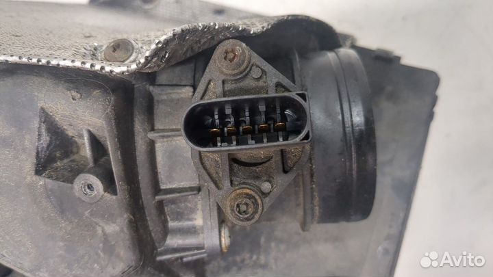 Корпус воздушного фильтра Volkswagen Passat 5, 2004