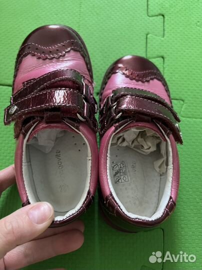 Полуботинки лаковые для девочки 25