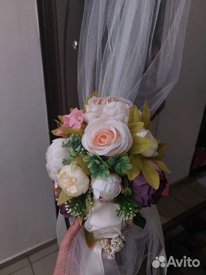 Свадебное украшение на машину