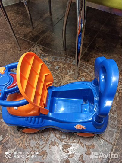 Продам машинку-каталку