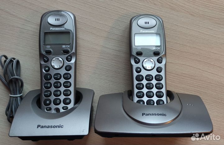 Радиотелефон Gigaset Dune CL540, Panasonic KX-TG11