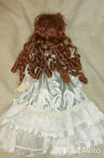 Кукла фарфорвая