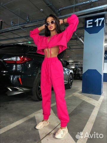 Женский спортивный костюм