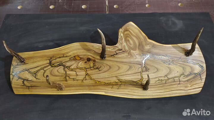 Вешалка настенная деревянная