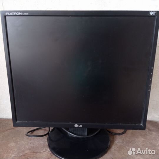 Монитор lg flatron l1953s