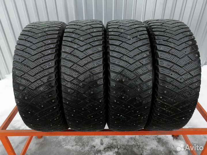 Goodyear Ultragrip Ice Arctic 215/60 R17 100T