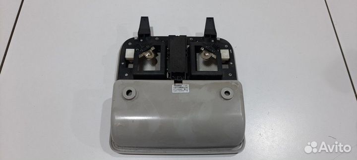 Плафон внутреннего освещения передний