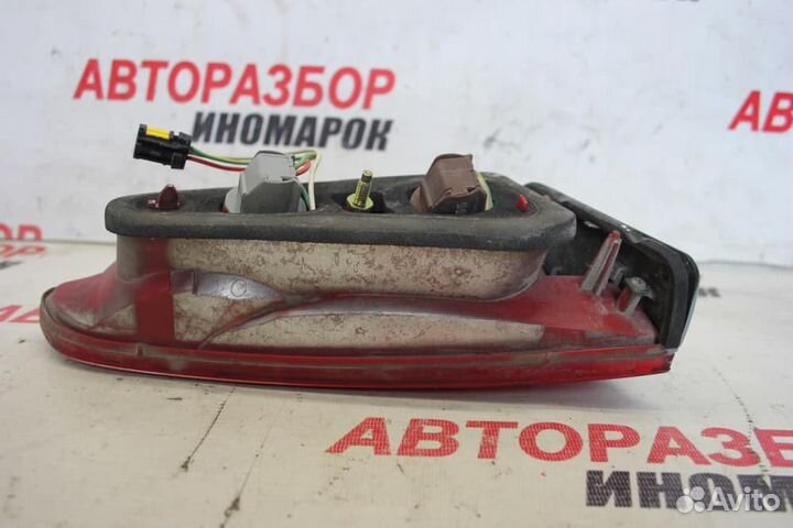 Фонарь задний внутренний правый для Peugeot 600 60