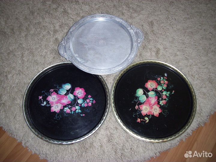 Подносы 3 шт разные и Банки для чая