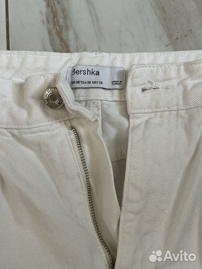 Джинсы bershka белые