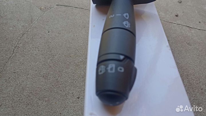 Подрулевой переключатель на LADA largus