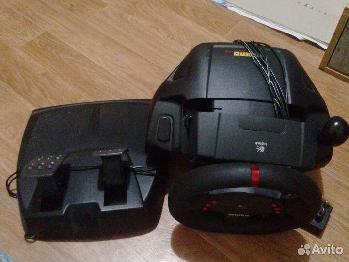 Игровой руль с педалями
