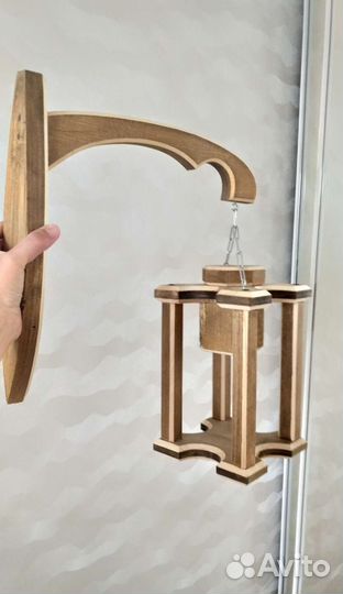 Настенный светильник бра деревянный