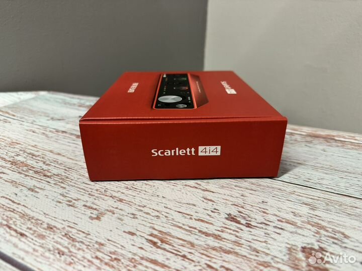 Focusrite Scarlett 4i4 3rd Gen Звуковая карта